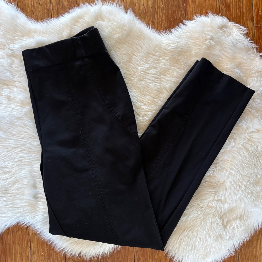 Thalian Classic Black Cropped Pull On Pants